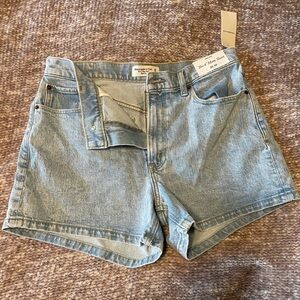 Abercrombie and fitch 4 inch mom shorts